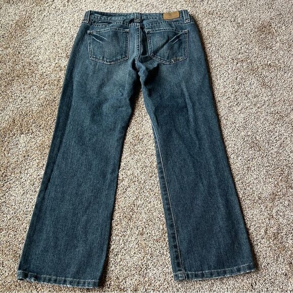 Tommy Hilfiger Medium Wash Low Rise Flare Jeans Size 8. Five pocket style. - Picture 4 of 8